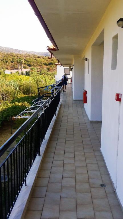 Hotel Ermioni Kalamítsion Exterior foto
